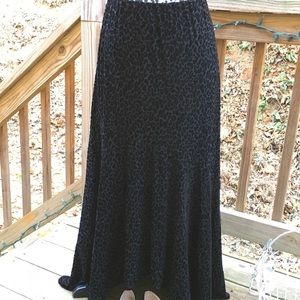 Chico’s Black Velvet Animal Print Maxi Skirt Sz 1